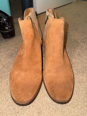 Frye Women's Suede Chukka Boots in Tan